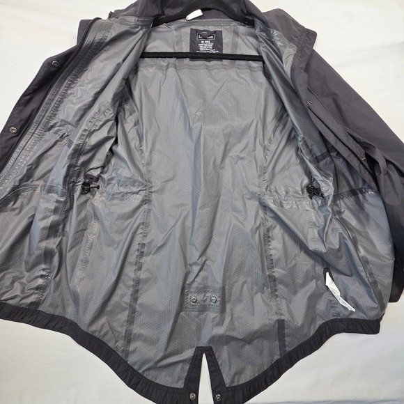 LL Bean Women's M Waterproof Rain Jacket Black Hiking Gear Outdoor Windbreaker - Picture 11 of 16